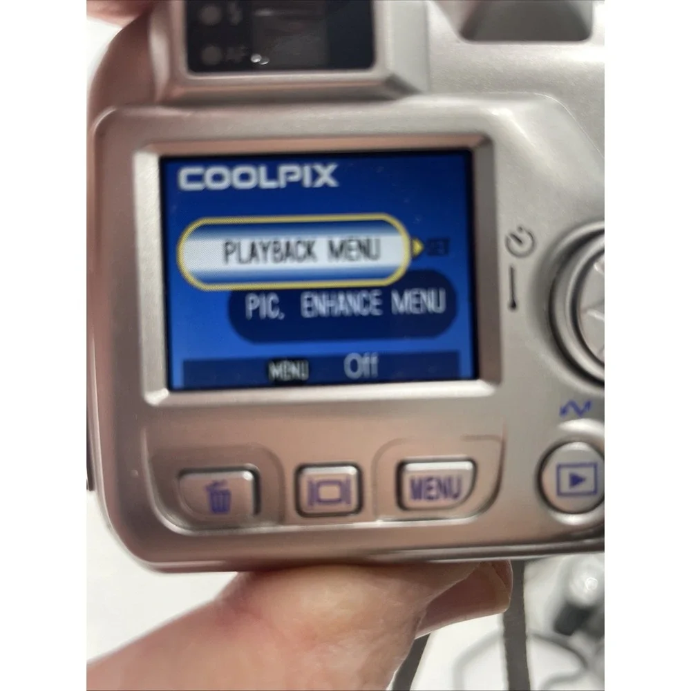 Nikon COOLPIX 3100 3.2MP Digital Camera 3X Optical Zoom +Battery+SD Card+Case